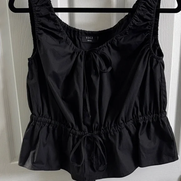 VICI-NWOT-Deanna Sleeveless PeplumTie Front Top - Picture 5 of 14